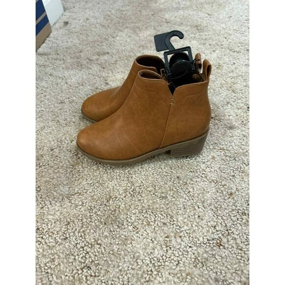 Girls size 13 boots NEW - Picture 2 of 2